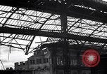 Image endommagé railroad station Munich Allemagne, 1945, de la seconde 33 séquences d'archives historiques vidéo 65675036699