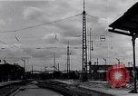 Image endommagé railroad station Munich Allemagne, 1945, de la seconde 37 séquences d'archives historiques vidéo 65675036699