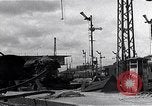 Image endommagé railroad station Munich Allemagne, 1945, de la seconde 61 séquences d'archives historiques vidéo 65675036699