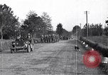 Image les troupes allemandes mars Ivrea Italie, 1945, de la seconde 1 séquences d'archives historiques vidéo 65675036703