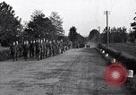 Image les troupes allemandes mars Ivrea Italie, 1945, de la seconde 17 séquences d'archives historiques vidéo 65675036703