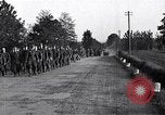 Image les troupes allemandes mars Ivrea Italie, 1945, de la seconde 20 séquences d'archives historiques vidéo 65675036703
