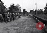 Image les troupes allemandes mars Ivrea Italie, 1945, de la seconde 22 séquences d'archives historiques vidéo 65675036703