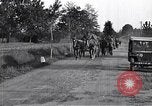 Image les troupes allemandes mars Ivrea Italie, 1945, de la seconde 30 séquences d'archives historiques vidéo 65675036703