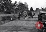 Image les troupes allemandes mars Ivrea Italie, 1945, de la seconde 33 séquences d'archives historiques vidéo 65675036703