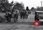 Image les troupes allemandes mars Ivrea Italie, 1945, de la seconde 39 séquences d'archives historiques vidéo 65675036703