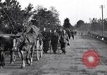 Image les troupes allemandes mars Ivrea Italie, 1945, de la seconde 42 séquences d'archives historiques vidéo 65675036703