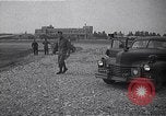 Image Général Mark Clark Milan Italie, 1945, de la seconde 4 séquences d'archives historiques vidéo 65675036705