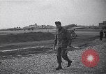 Image Général Mark Clark Milan Italie, 1945, de la seconde 8 séquences d'archives historiques vidéo 65675036705