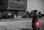 Image Général Mark Clark Milan Italie, 1945, de la seconde 29 séquences d'archives historiques vidéo 65675036705