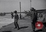 Image Général Mark Clark Milan Italie, 1945, de la seconde 39 séquences d'archives historiques vidéo 65675036705