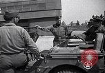 Image Général Mark Clark Milan Italie, 1945, de la seconde 42 séquences d'archives historiques vidéo 65675036705