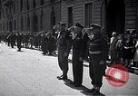 Image Général Mark Clark Milan Italie, 1945, de la seconde 52 séquences d'archives historiques vidéo 65675036705