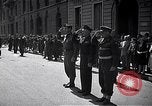 Image Général Mark Clark Milan Italie, 1945, de la seconde 53 séquences d'archives historiques vidéo 65675036705