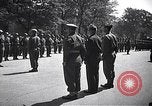 Image Général Mark Clark Milan Italie, 1945, de la seconde 56 séquences d'archives historiques vidéo 65675036705