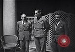 Standbild General Mark Clark Mailand Italien, 1945, aus Sekunde 7 historischem Filmmaterial Videoclip 65675036706