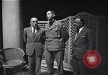 Standbild General Mark Clark Mailand Italien, 1945, aus Sekunde 14 historischem Filmmaterial Videoclip 65675036706