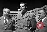 Standbild General Mark Clark Mailand Italien, 1945, aus Sekunde 21 historischem Filmmaterial Videoclip 65675036706