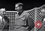 Standbild General Mark Clark Mailand Italien, 1945, aus Sekunde 23 historischem Filmmaterial Videoclip 65675036706