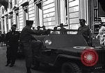 Standbild General Mark Clark Mailand Italien, 1945, aus Sekunde 29 historischem Filmmaterial Videoclip 65675036706