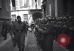 Standbild General Mark Clark Mailand Italien, 1945, aus Sekunde 35 historischem Filmmaterial Videoclip 65675036706