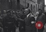 Standbild General Mark Clark Mailand Italien, 1945, aus Sekunde 53 historischem Filmmaterial Videoclip 65675036706