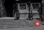 Standbild General Mark Clark Mailand Italien, 1945, aus Sekunde 58 historischem Filmmaterial Videoclip 65675036706