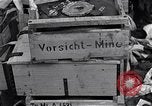 Immagine di Detriti lasciati dal Esercito Tedesco Ludwigslust Germania, 1945, secondo 14 filmato di repertorio 65675036712