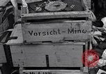 Immagine di Detriti lasciati dal Esercito Tedesco Ludwigslust Germania, 1945, secondo 16 filmato di repertorio 65675036712