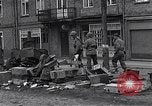 Immagine di Detriti lasciati dal Esercito Tedesco Ludwigslust Germania, 1945, secondo 32 filmato di repertorio 65675036712
