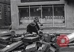 Image les débris laissés par l'armée allemande Nanterre Allemagne, 1945, de la seconde 38 séquences d'archives historiques vidéo 65675036713