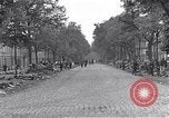 Image les débris laissés par l'armée allemande Nanterre Allemagne, 1945, de la seconde 61 séquences d'archives historiques vidéo 65675036713