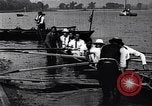 Standbild Cambridge versus Oxford shell Boat Race London England Vereinigtes Königreich, 1900, aus Sekunde 57 historischem Filmmaterial Videoclip 65675036714