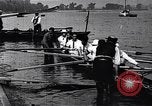 Standbild Cambridge versus Oxford shell Boat Race London England Vereinigtes Königreich, 1900, aus Sekunde 58 historischem Filmmaterial Videoclip 65675036714