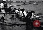 Standbild Cambridge versus Oxford shell Boat Race London England Vereinigtes Königreich, 1900, aus Sekunde 59 historischem Filmmaterial Videoclip 65675036714