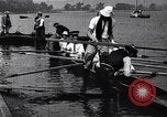 Standbild Cambridge versus Oxford shell Boat Race London England Vereinigtes Königreich, 1900, aus Sekunde 61 historischem Filmmaterial Videoclip 65675036714