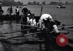 Standbild Cambridge versus Oxford shell Boat Race London England Vereinigtes Königreich, 1900, aus Sekunde 62 historischem Filmmaterial Videoclip 65675036714