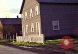 Immagine di Case di campagna di allevamento d'America Aliquippa Pennsylvania USA, 1973, secondo 5 filmato di repertorio 65675036732