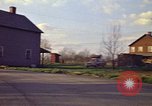 Immagine di Case di campagna di allevamento d'America Aliquippa Pennsylvania USA, 1973, secondo 10 filmato di repertorio 65675036732