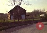 Immagine di Case di campagna di allevamento d'America Aliquippa Pennsylvania USA, 1973, secondo 24 filmato di repertorio 65675036732