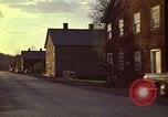 Immagine di Case di campagna di allevamento d'America Aliquippa Pennsylvania USA, 1973, secondo 42 filmato di repertorio 65675036732