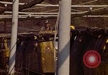 Immagine di Il cambio di marcia in una miniera di carbone Pennsylvania USA, 1970, secondo 43 filmato di repertorio 65675036733