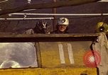 Immagine di Il cambio di marcia in una miniera di carbone Pennsylvania USA, 1970, secondo 57 filmato di repertorio 65675036733