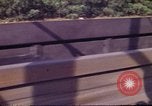 Immagine di Il carbone auto macchina di dumping Aliquippa Pennsylvania USA, 1970, secondo 1 filmato di repertorio 65675036734