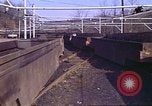 Immagine di Il carbone auto macchina di dumping Aliquippa Pennsylvania USA, 1970, secondo 11 filmato di repertorio 65675036734