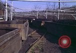 Immagine di Il carbone auto macchina di dumping Aliquippa Pennsylvania USA, 1970, secondo 21 filmato di repertorio 65675036734