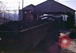 Immagine di Il carbone auto macchina di dumping Aliquippa Pennsylvania USA, 1970, secondo 26 filmato di repertorio 65675036734