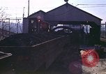 Immagine di Il carbone auto macchina di dumping Aliquippa Pennsylvania USA, 1970, secondo 27 filmato di repertorio 65675036734