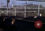 Immagine di Il carbone auto macchina di dumping Aliquippa Pennsylvania USA, 1970, secondo 60 filmato di repertorio 65675036734