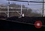 Immagine di Il carbone auto macchina di dumping Aliquippa Pennsylvania USA, 1970, secondo 61 filmato di repertorio 65675036734